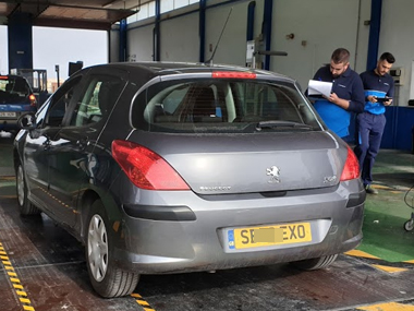 Peugeot 308 is weighed at the start of Spanish vehicle import test Peugeot 308 at ITV